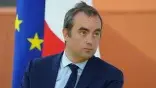 ماكرون يُعيد تكليف ليكورنو في محاولة أخيرة لإنقاذ الحكومة الفرنسية