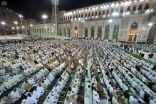 #مكة_المكرمة :توافد آلاف المصلين والمعتمرين لقضاء العشر الأواخر من رمضان بجوار بيت الله العتيق