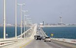 “جسر الملك فهد” و”الكهرباء” يتقاذفان مسؤولية انقطاع التيار